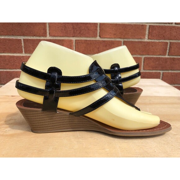 Madden GirL Wafflee  Black Synthetic Gold buckle Wedged Heels Sandals size 7.5 - Picture 5 of 8